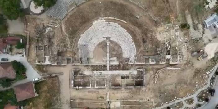 Kazdıkça tarih fışkırıyor! Antik tiyatro kazılarında erken Bizans yapıları