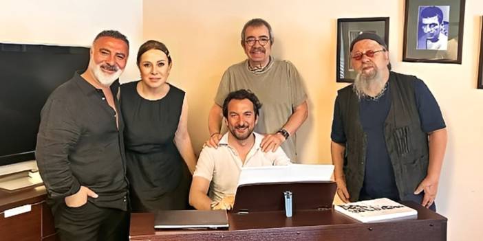 Yıldızlar geçidi: Selçuk Yöntem, Zuhal Olcay, Cengiz Bozkurt aynı sahnede! 30 kişilik dev kadro, canlı orkestrayla müzikal şölen