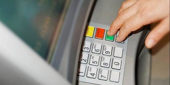 Tarihin en büyük ATM vurgunu! Sistemin açığını bulup 3 günde milyonlar çektiler