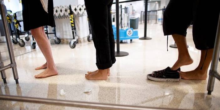 Havalimanında ayakkabı çıkarma zorunluluğu kalktı! 20 yıllık kural revize edildi