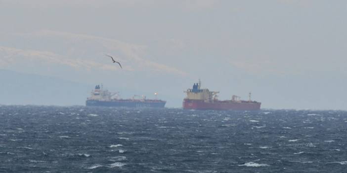 Mısır medyası: 107 ton yakıt taşıyan 2 tanker Gazze’ye girmek üzere