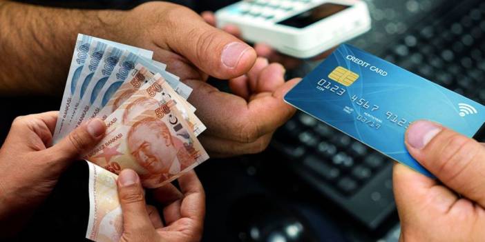 Kredi kartı borçları 2,3 trilyonu aştı: Tüketici kredilerini solladı