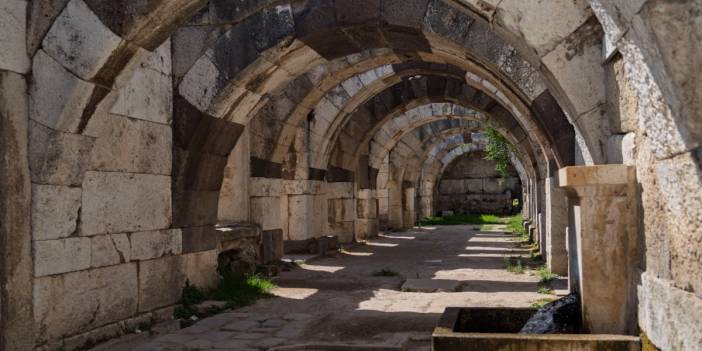 İzmir Büyükşehir Belediyesi’nden Smyrna Antik Kenti kazılarına destek