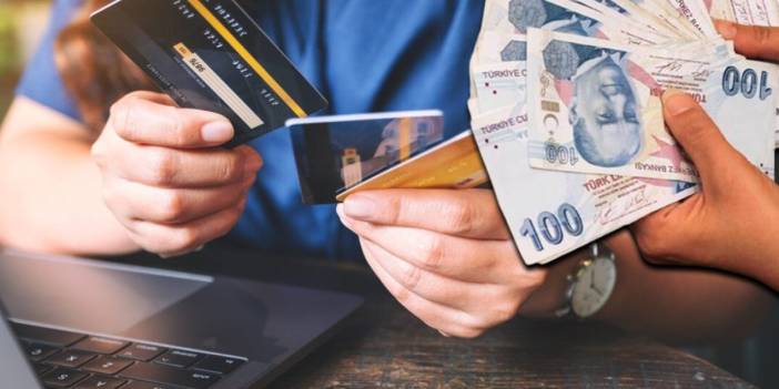 Kredi kartı borçları rekor seviyeye ulaştı: Her iki kişiden biri borç sarmalında