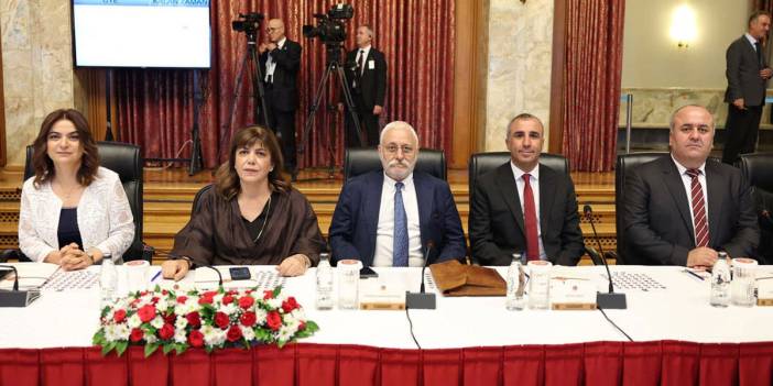 DEM Parti'den 'özerklik ve resmi dil talebi' iddialarına cevap: Amaç komisyonun toplumda oluşan meşruiyetini zedelemek