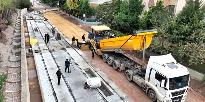 Raylar döşendi, elektrikler verildi: İşte yeni tramvay hattı!
