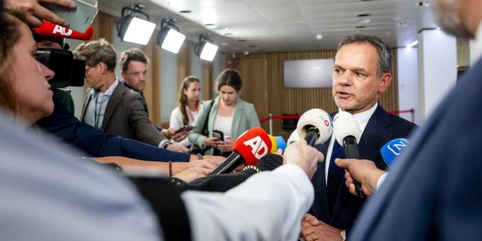 Hollanda’da İsrail gerilimi: Dışişleri dahil 9 bakan istifa etti