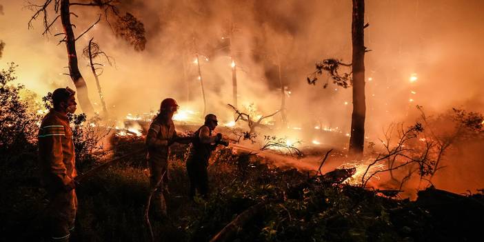 Çanakkale'de yangın büyüyor! 2 köy boşaltıldı, mobil baz istasyonları devreye alındı