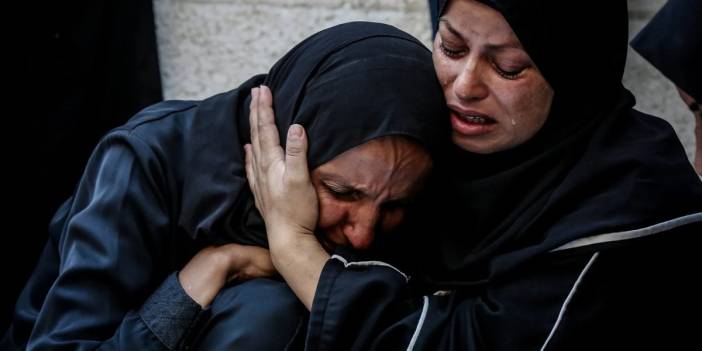 Gazze’de İsrail saldırısından yaralı kurtulan kadın: “Kabusta gibiyiz, sesimizi duyan yok”