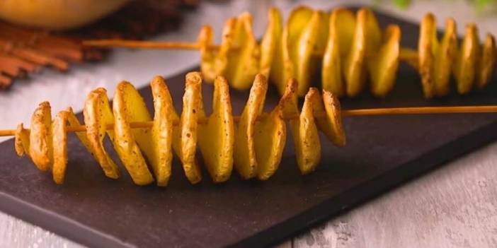 Fast Food zincirlerine meydan okuyan lezzet! Evde kolaylıkla yapabilirsiniz: İşte çubukta kızarmış patates tarifi