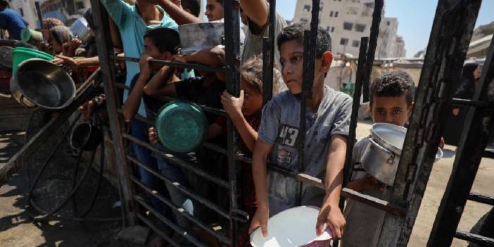 UNRWA: Gazze’de her geçen saat ölüm demek