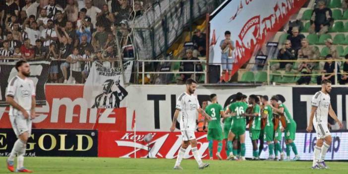 Beşiktaş, Alanya'ya takıldı: Siyah-beyazlılar, Sergen Yalçın öderliğinde çıktığı ilk maçta Alanyaspor'a yenildi
