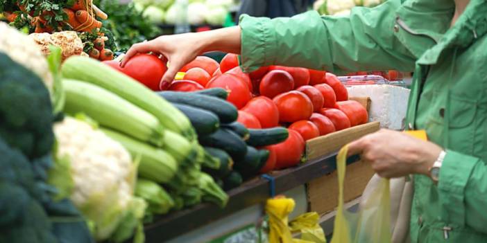 Yıllık gıda enflasyonu yüzde 40'a yaklaştı: En fazla fiyat artışı temel gıda maddelerinde