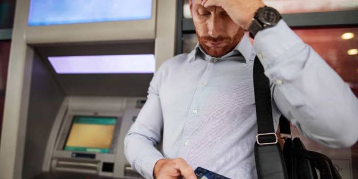 Bankacılık devrimi mi, skandal mı? Dev banka, atm ve gişelerden nakit parayı tamamen kaldırdı!