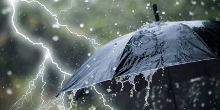 İstanbul'a yağmur geldi, Düzce ve çevresinde su baskını riski var! Hüseyin Öztel saat vererek uyardı