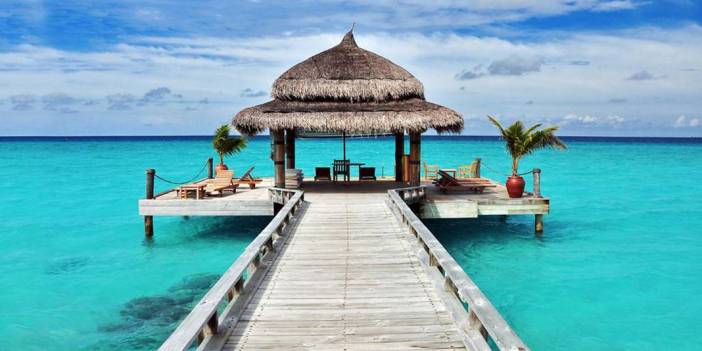 Yurt içi tatilden kaçış sürüyor: Kartla yurt dışı harcamaları patladı