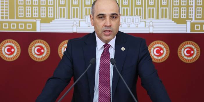 CHP'li Özgür Karabat’tan Damga vergisi zammına tepki: “Soygunun adı damga vergisi zammı oldu”