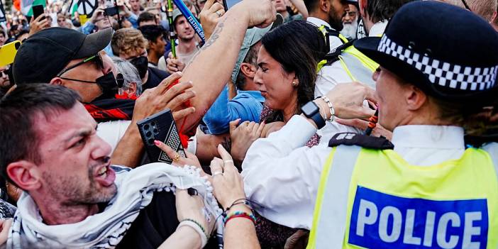 Yasaklı örgüt ilan edilmişti: Londra'daki 'Palestine Action' grubuna destek eyleminde 890 gözaltı