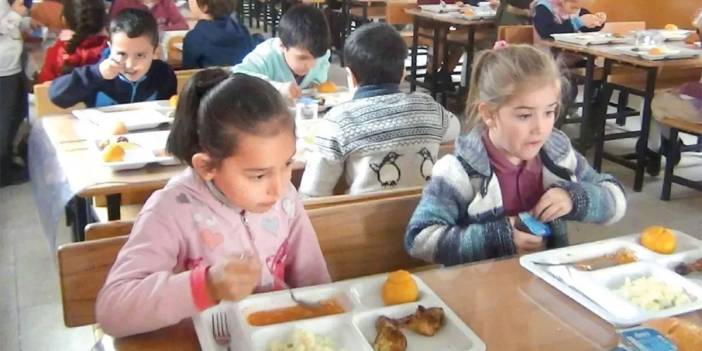 Her şeye para var okul yemeğine yok