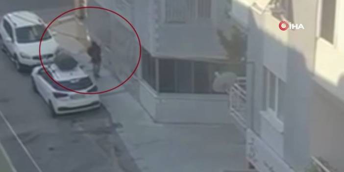 İzmir'deki polis merkezine saldırı anı kamerada: 2 polis şehit oldu, 2 polis yaralandı