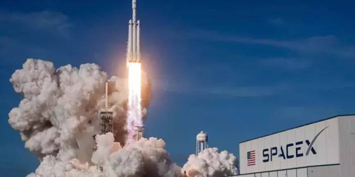 Starlink genişliyor: SpaceX, 17 milyar dolarlık spektrum lisansı aldı