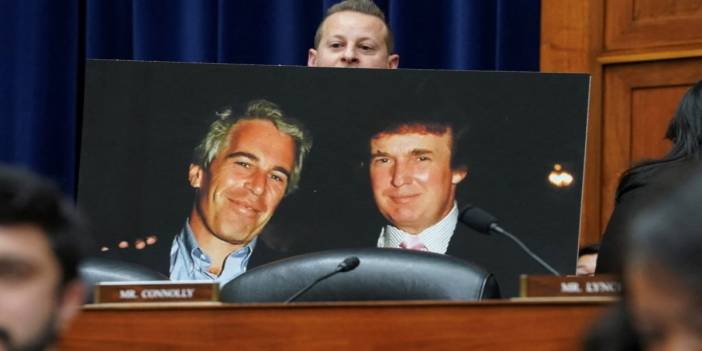 ABD siyasetini sarsan belge: Trump imzalı Epstein mektubu Kongre'de