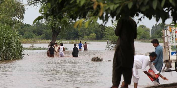 24 saatte 100 binden fazla kişi daha tahliye edildi: Pakistan’da muson felaketi devam ediyor