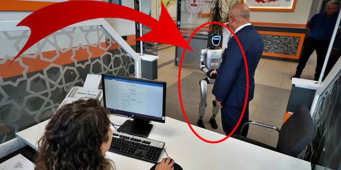 Nüfus müdürlüğünde ilginç anlar: İnsansı robot, kimlik çıkarttı! Gişe memuru şaştı kaldı
