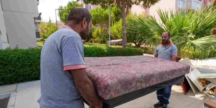 Gaziemir Belediyesi’nden mobilya atıklarına kalıcı çözüm