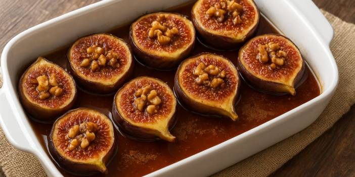 Mevsimi bitmeden mutlaka deneyin! Fırından çıktığı gibi biten o pratik incir tatlısı: Sadece 4malzeme yetiyor