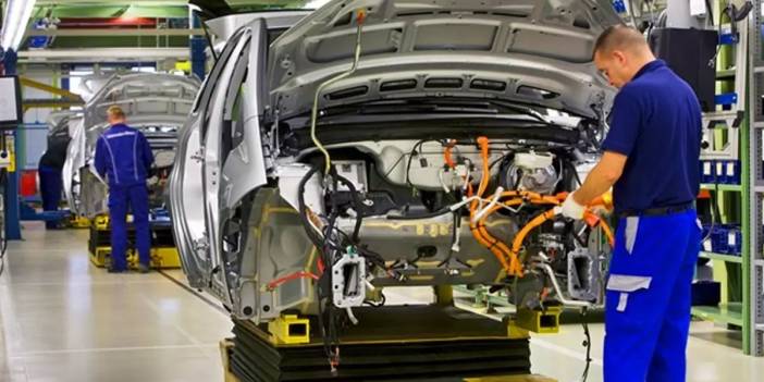 Otomotiv sektöründen karışık sinyaller! Toplam üretim arttı ancak otomobil üretimi düştü