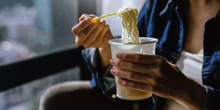 Uzmanlar uyardı! Hazır eriştelerdeki gizli tuz tehlikesi kalp krizini tetikliyor