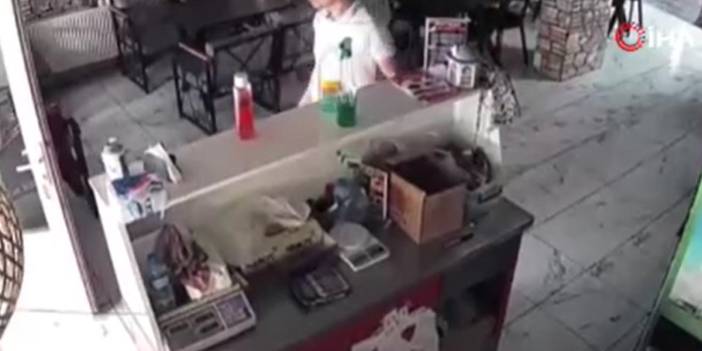 Kütahya 5,4 ile sallandı! Deprem anları kameralara böyle yansıdı