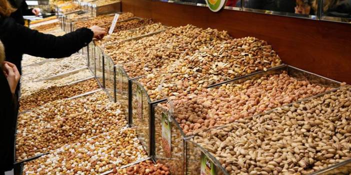 Kuru yemiş, dar gelirlinin sofrasından çekildi: Vatandaşların önceliği temel gıda