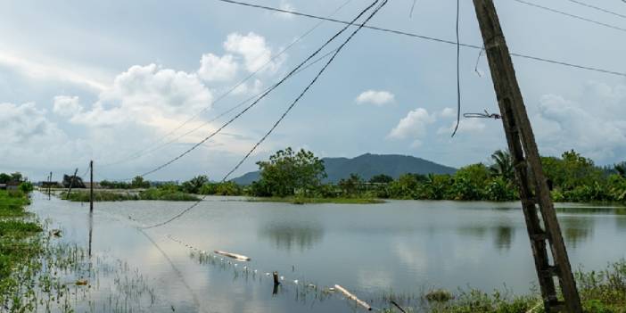Vietnam'da ‘Bualoi’ felaketi: 12 kişi can verdi