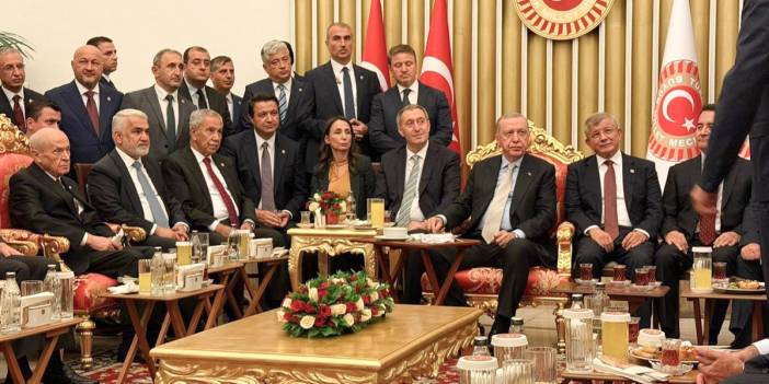 Gelecek Partisi’nden Erdoğan–Davutoğlu fotoğrafına açıklama: Altında başka bir niyet aranmamalı