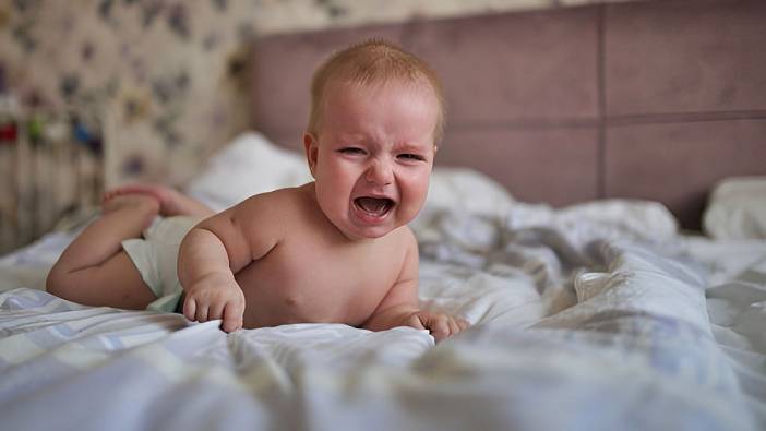 3 ay sürüyor! İşte kolik bebekle baş etmenin bilimsel yolları