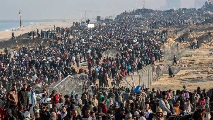 Gazze’de ateşkesin ilk günü: On binler kuzeye dönüyor
