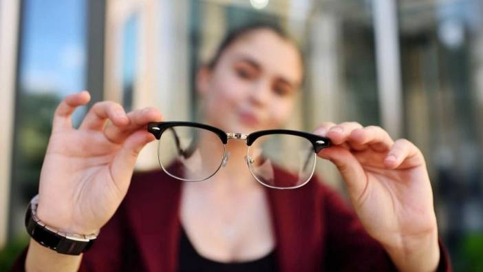 Yakın gözlüğünü rafa kaldıracak! Yeni damla, 766 hasta üzerinde başarılı sonuç verdi