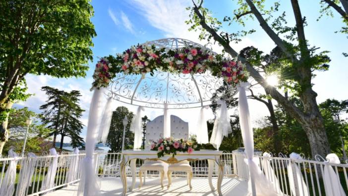 Lüks mekanlara servet ödemeye son! İBB'nin boğaz manzaralı düğün mekanı göz kamaştırıyor