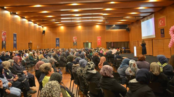 Meme kanseri farkındalık ayı kapsamında erken teşhisin önemine dikkat çekildi