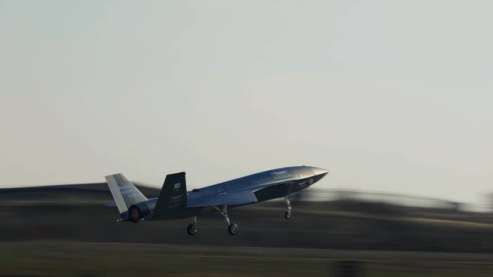 KIZILELMA'dan kritik test uçuşu! MURAD AESA radarı entegre edildi: İlk başarılı uçuş gerçekleşti