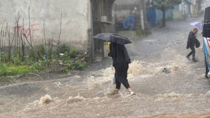 Meteoroloji'den son dakika uyarısı! Aydın ve Manisa'da yaşayan vatandaşlar dikkat: Gece saatlerine kadar etkisini sürdürecek