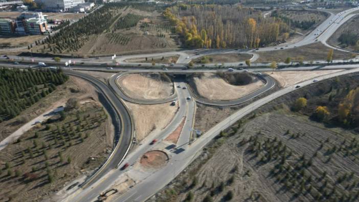 Sabancı-Ankara Bulvarı Kavşağı yonca tipi düzenlemeyle yeniden hizmete açıldı