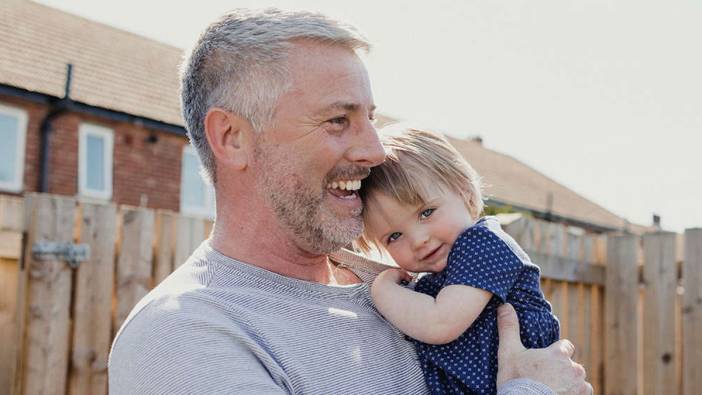 İleri yaşta baba olmanın gizli tehlikesi: Çocukta otizm ve kanser riski!