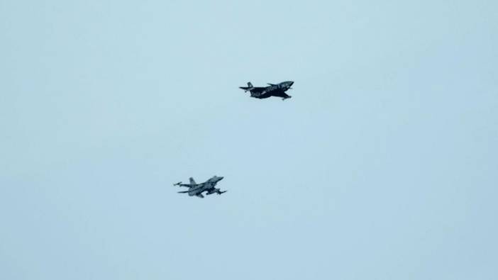 ASELSAN'la havacılık tarihinde devrim: Kızılelma, F-16’ya kilitlendi ve tam isabet kaydetti