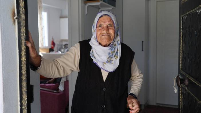 Yıllar önce eşini kaybetmişti sonra da evini! 90 yaşındaki Fatma Nine yeni evine kavuştu: "Devlete kurban olayım"