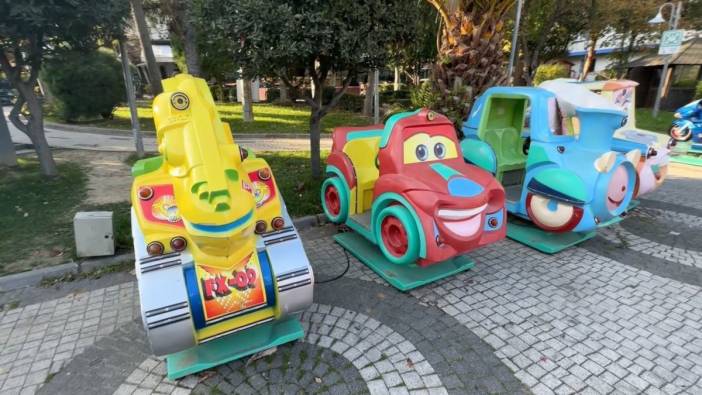 Bağcılar’da korku dolu anlar! Parkta oyun oynayan 4 çocuk elektrik akımına kapıldı