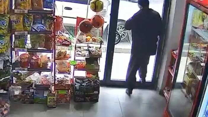 Dikkatsizliği pahalıya patladı! Marketteki cam kapıyı kafasıyla kırdı