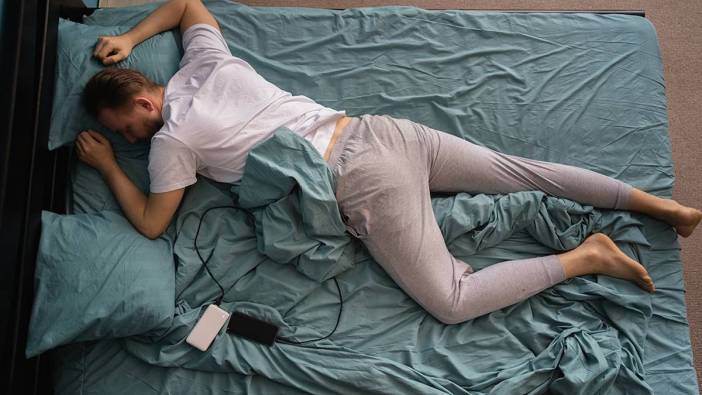 Gece nasıl uyuduğunuz sağlığınızı belirliyor! Uzmanlardan net uyarı: Bel ve sırt ağrısının kaynağı uyku pozisyonunuz